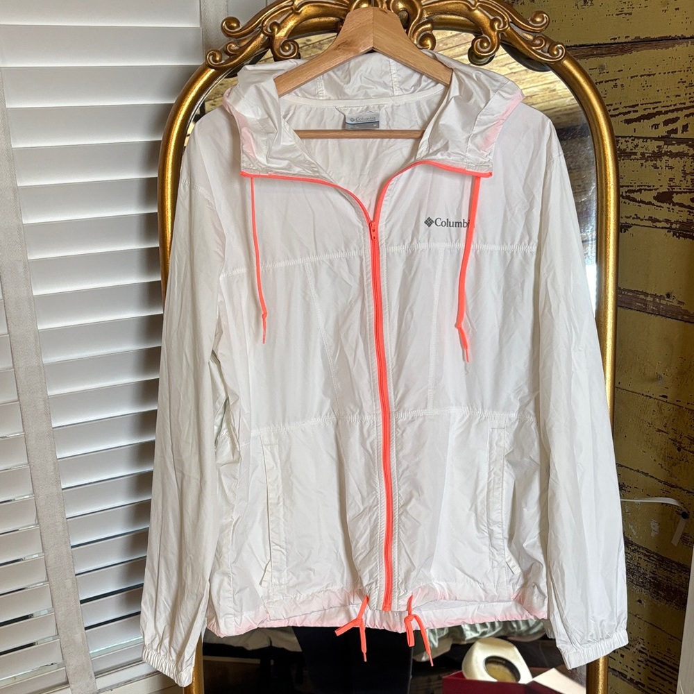 Columbia Women's White windbreaker Medium